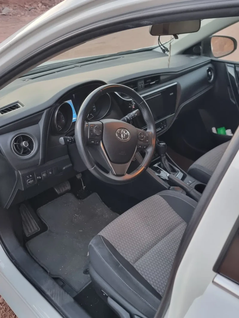 Toyota Auris 1.6i АВТОМАТ, снимка 7 - Автомобили и джипове - 51639249