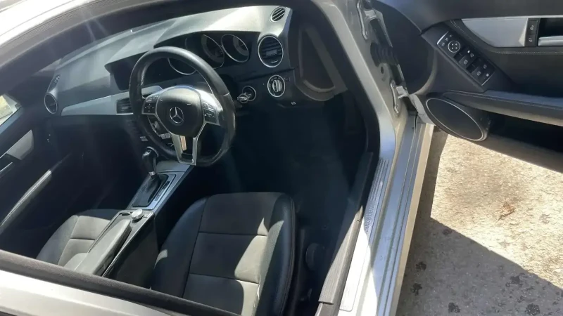 Mercedes-Benz C 250 амг, снимка 4 - Автомобили и джипове - 51789973