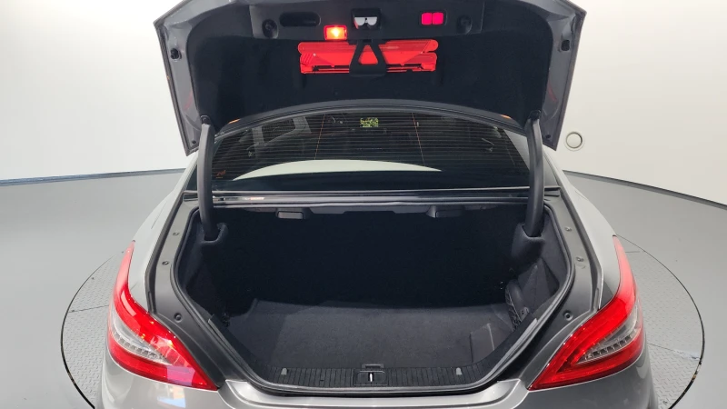 Mercedes-Benz CLS 63 AMG 4MATIC / Пълна сервизна история !!!, снимка 15 - Автомобили и джипове - 53140849