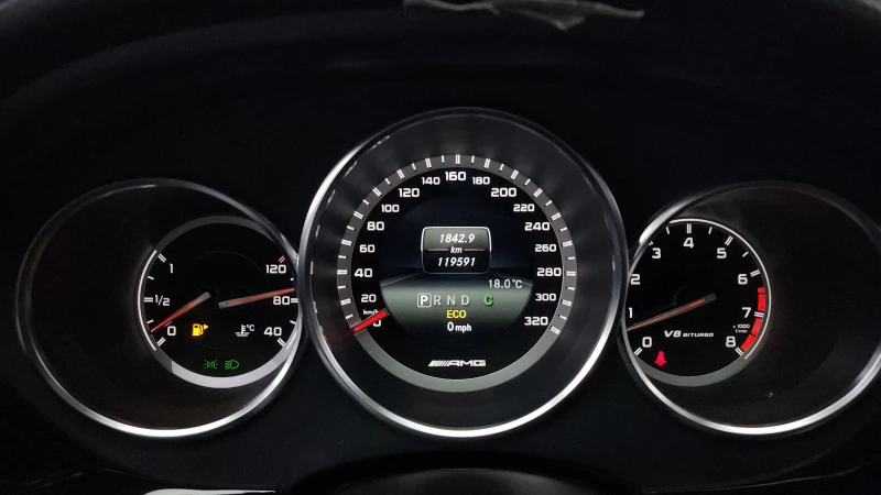 Mercedes-Benz CLS 63 AMG 4MATIC / Пълна сервизна история !!!, снимка 10 - Автомобили и джипове - 53140849