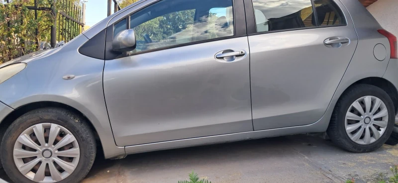 Toyota Yaris, снимка 3 - Автомобили и джипове - 53295941