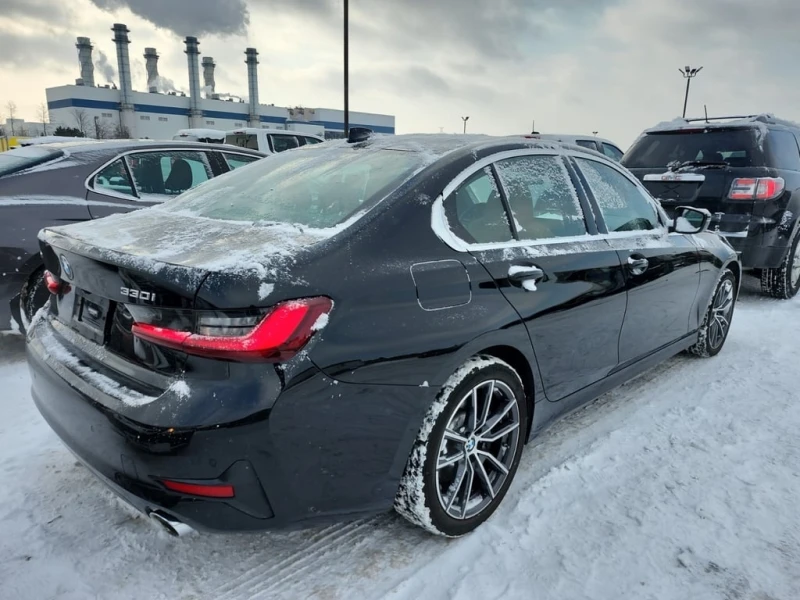 BMW 330 * 330i xDrive * CARFAX * БЕЗ ПЪРВОНАЧАЛНА ВНОСКА, снимка 3 - Автомобили и джипове - 53308495