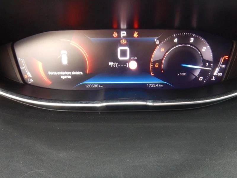 Peugeot 3008 1.5d BLUEHDI* GT-LINE* RED ULTIMATE* PANO* FOCAL* , снимка 7 - Автомобили и джипове - 55006781