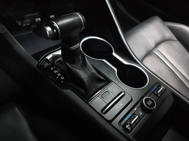Kia K5 2.0 ГАЗ TRENDY carogantno.com, снимка 9 - Автомобили и джипове - 55943559
