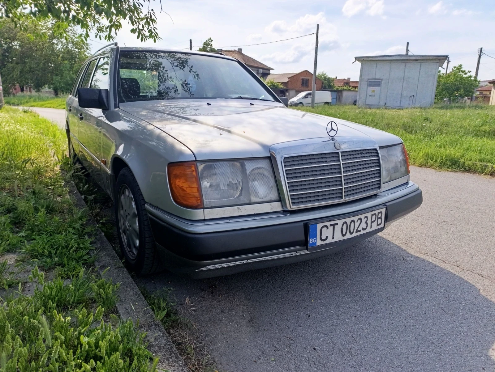 Mercedes-Benz 124 Т200, Feis