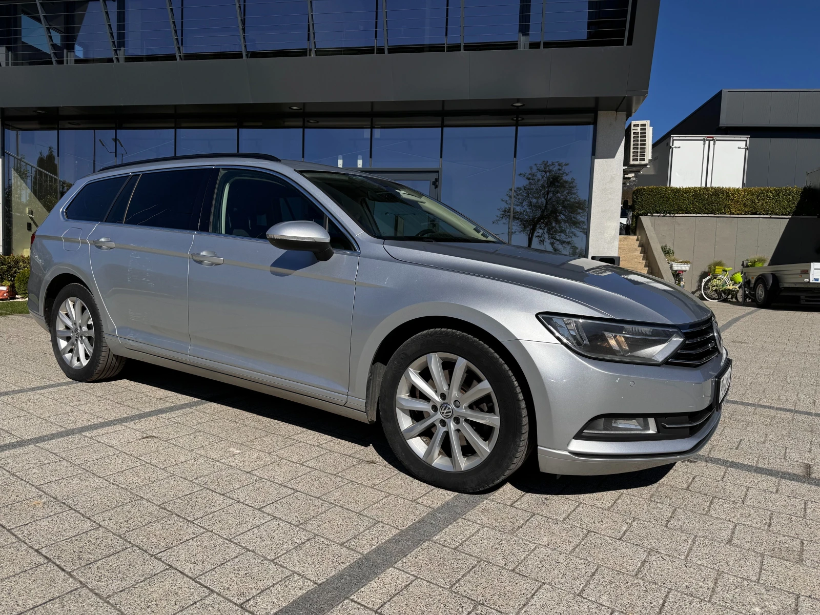 VW Passat 2.0TDI DSG/Distronic/Navi Euro 6  - изображение 2