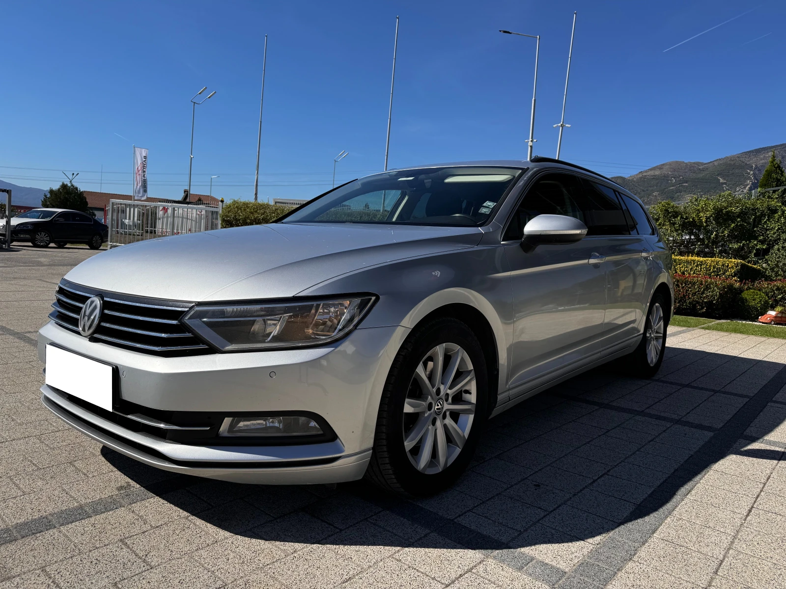 VW Passat 2.0TDI DSG/Distronic/Navi Euro 6  - изображение 3