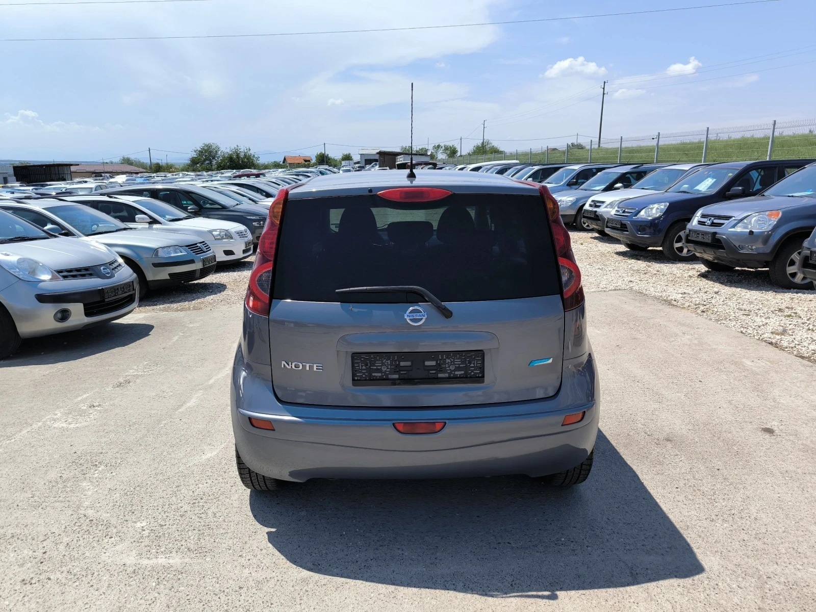 Nissan Note 1.4i - изображение 5