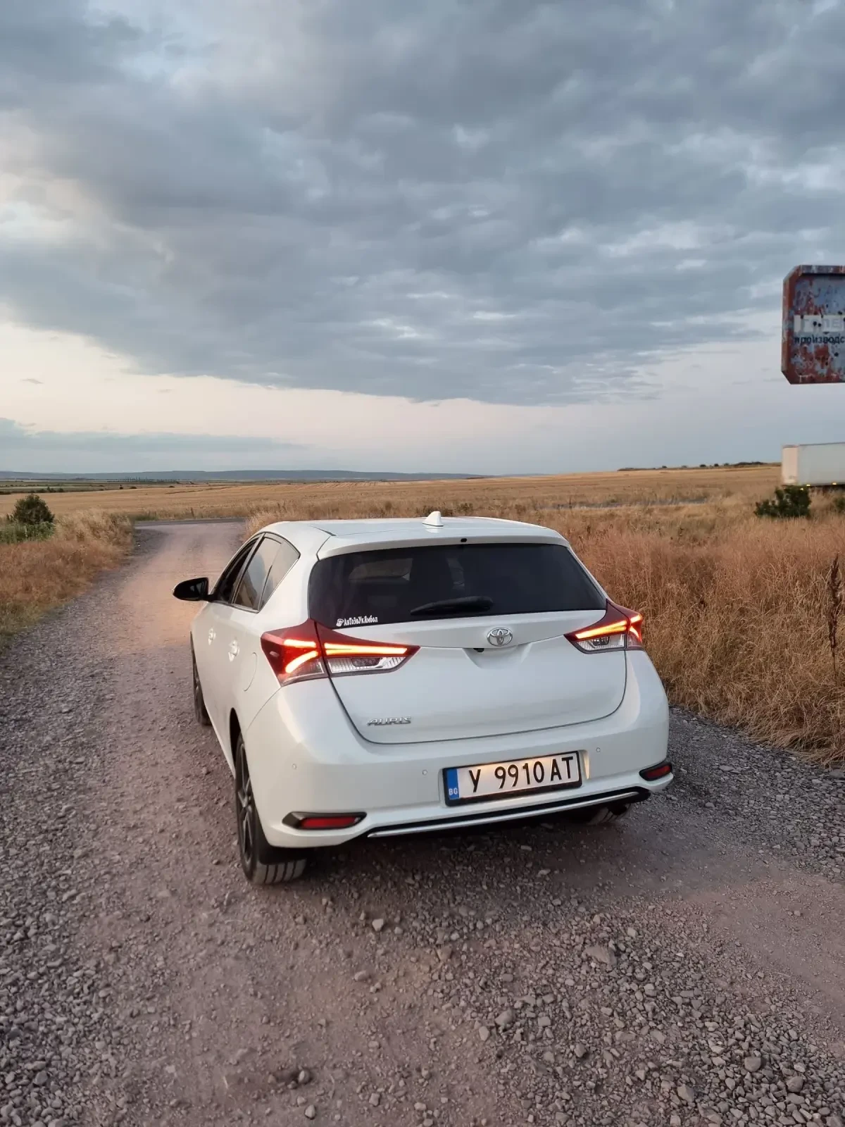 Toyota Auris 1.6i АВТОМАТ - изображение 6