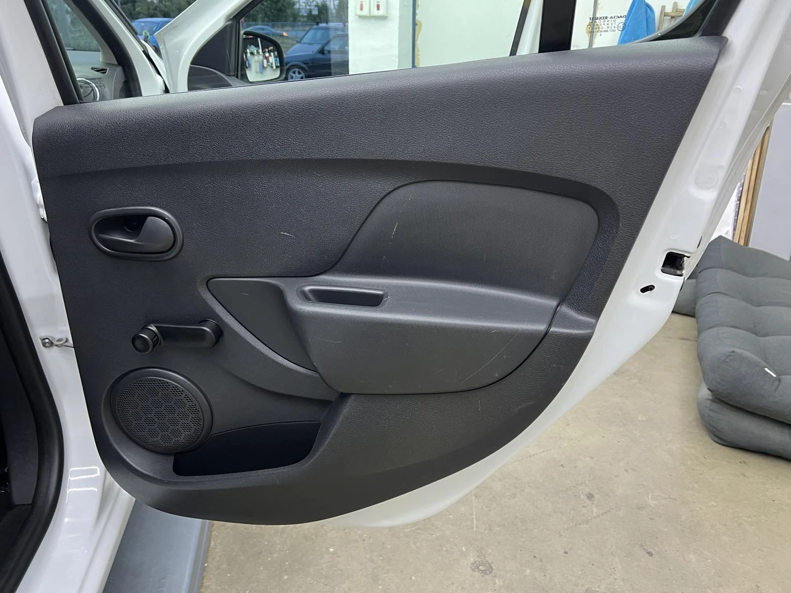 Dacia Sandero  - изображение 4