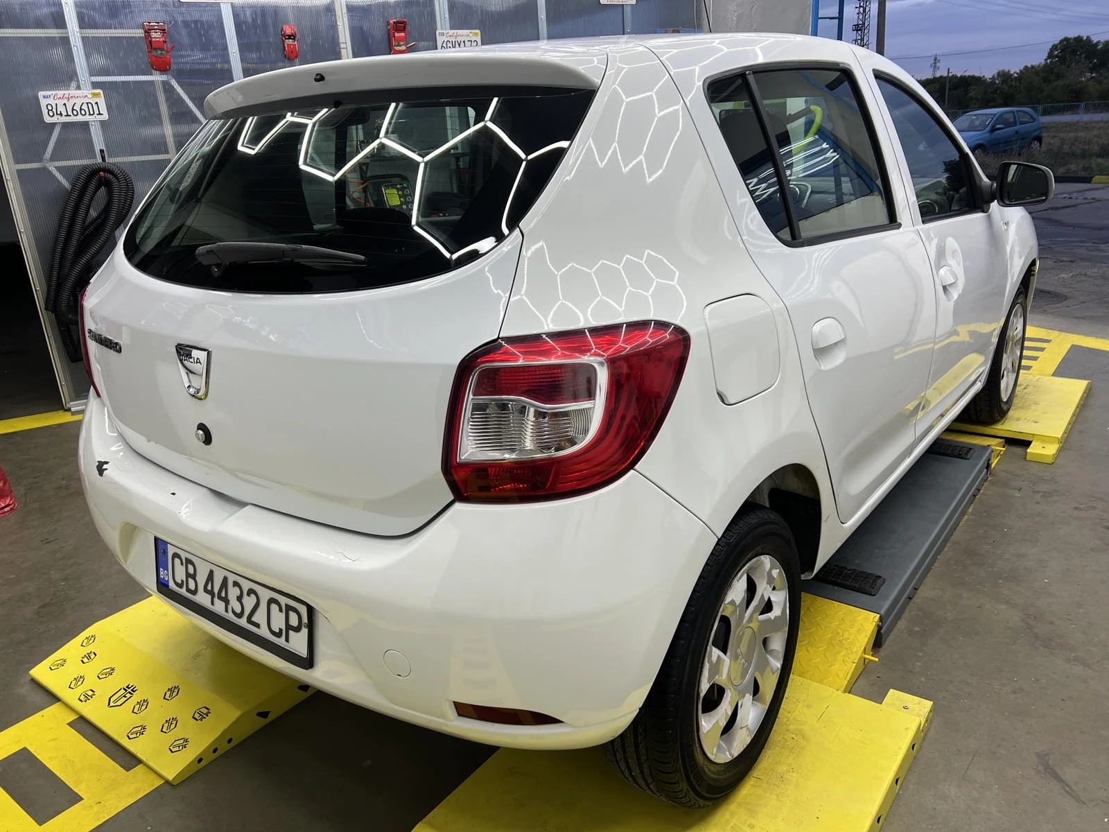 Dacia Sandero  - изображение 9