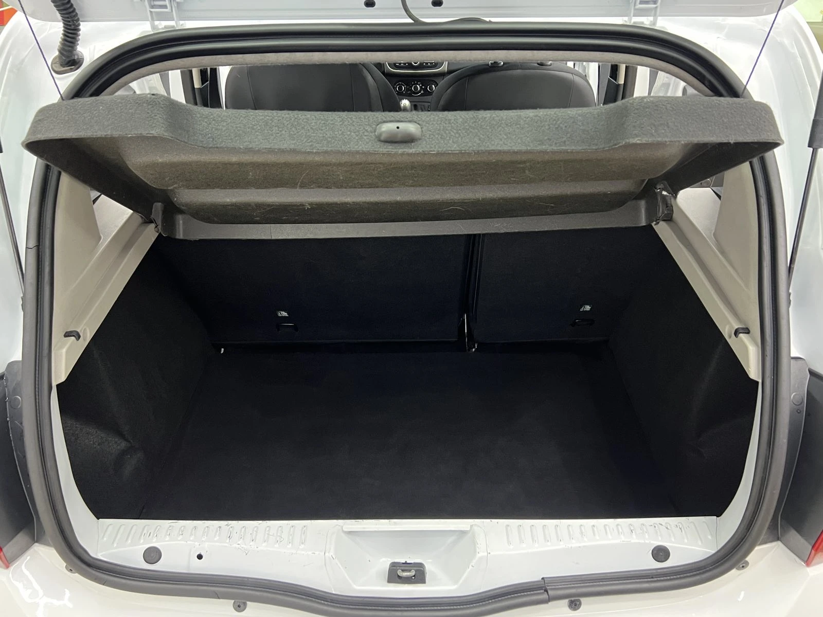 Dacia Sandero  - изображение 7