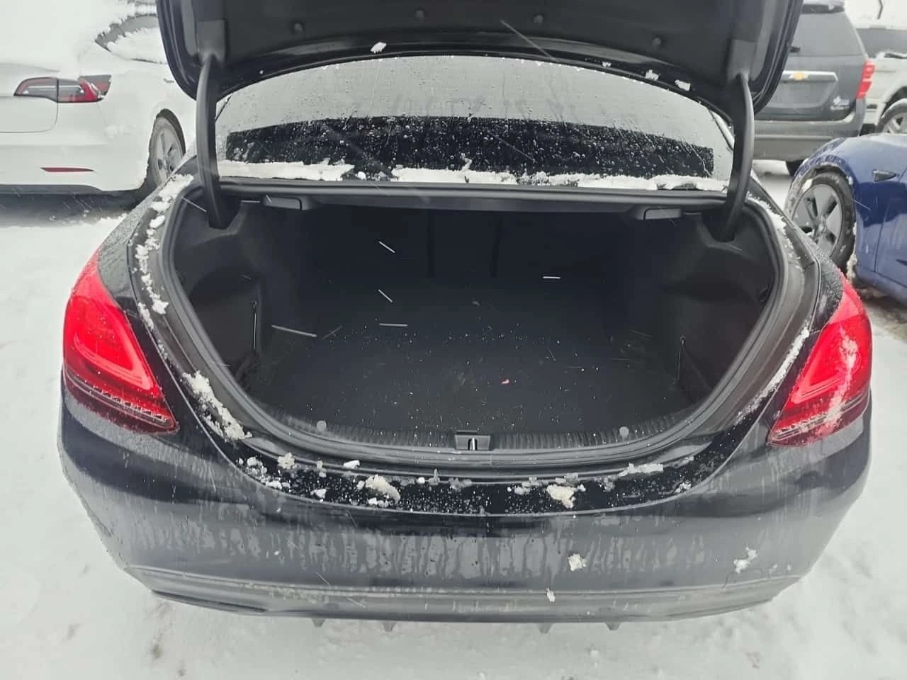 Mercedes-Benz C 300 4MATIC | AMG | ПАНО | 360 | АМБИЕНТНО, снимка 14 - Автомобили и джипове - 53954925