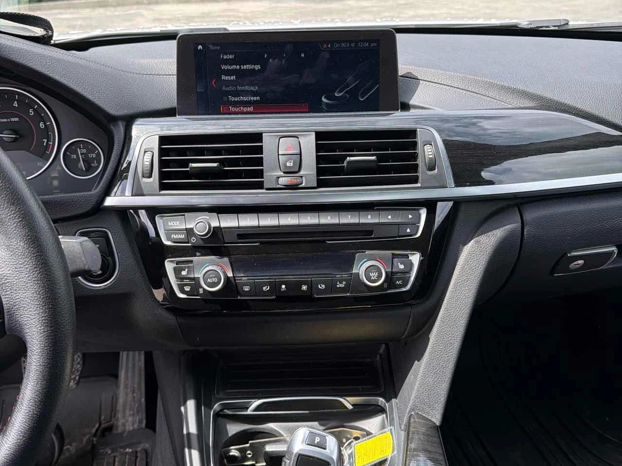 BMW 330 i xDrive/ПОДГРЕВИ/БЕЗ ИНЦИДЕНТИ, снимка 9 - Автомобили и джипове - 54384635