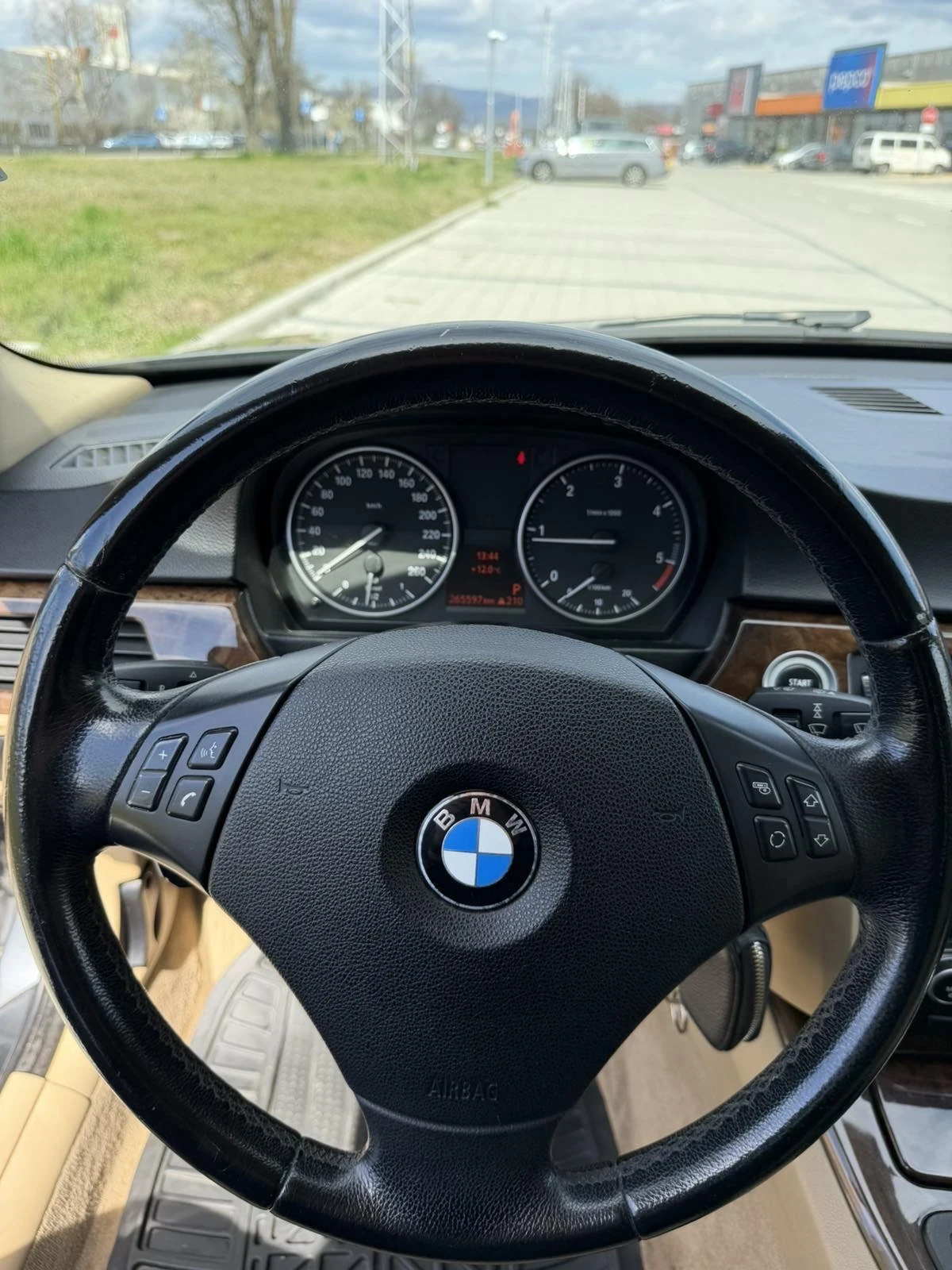 BMW 320, снимка 11 - Автомобили и джипове - 55137334