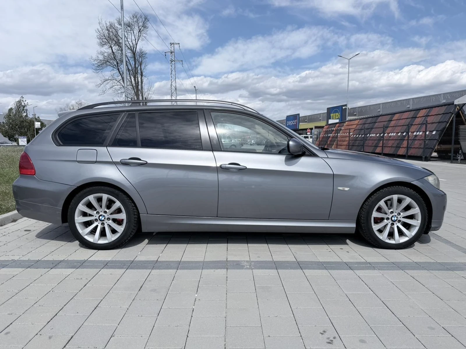 BMW 320, снимка 3 - Автомобили и джипове - 55137334