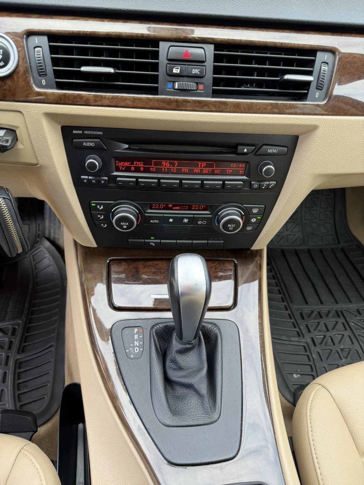 BMW 320, снимка 12 - Автомобили и джипове - 55137334