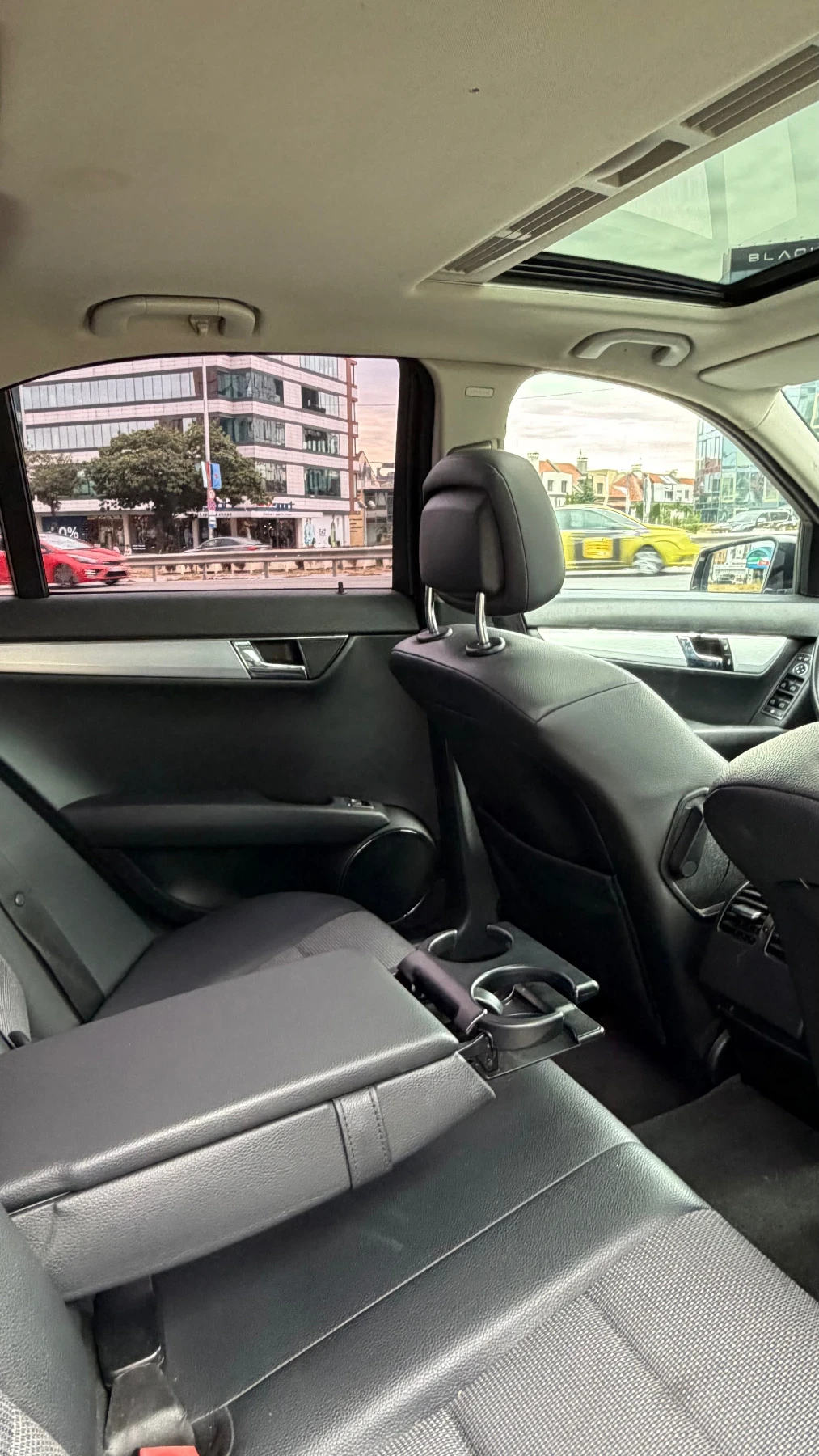 Mercedes-Benz C 220 CDI, снимка 11 - Автомобили и джипове - 56105779