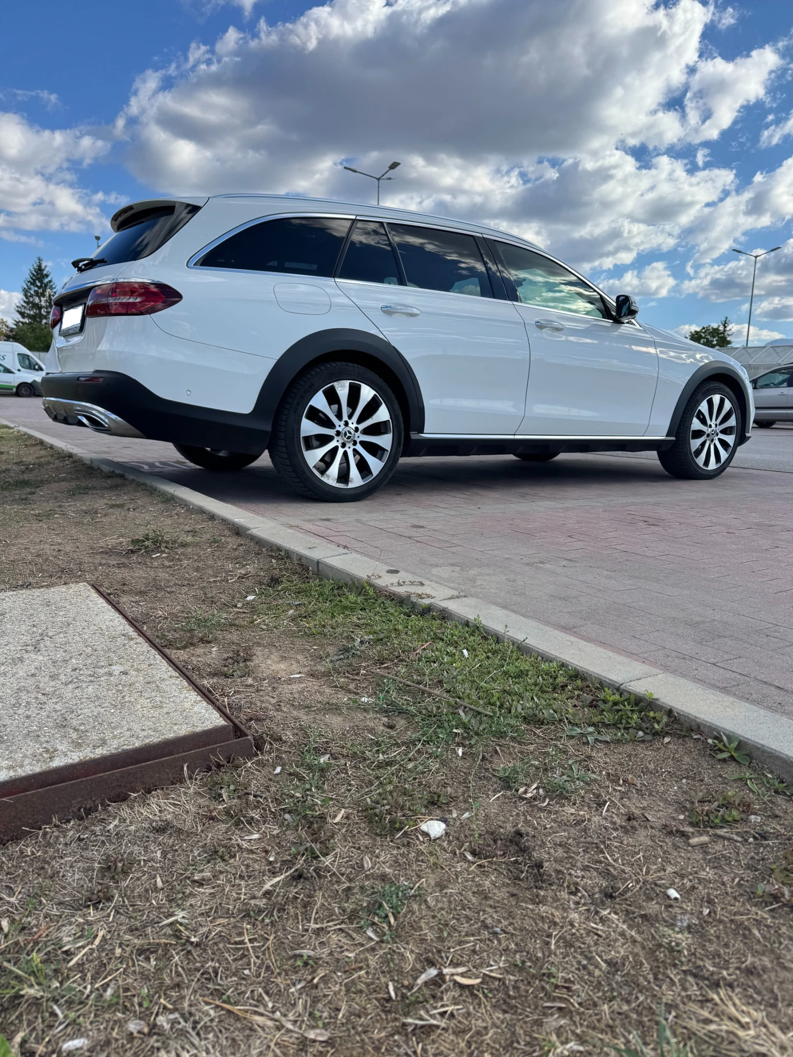 Mercedes-Benz E 220 All-Terrain, снимка 5 - Автомобили и джипове - 56269427