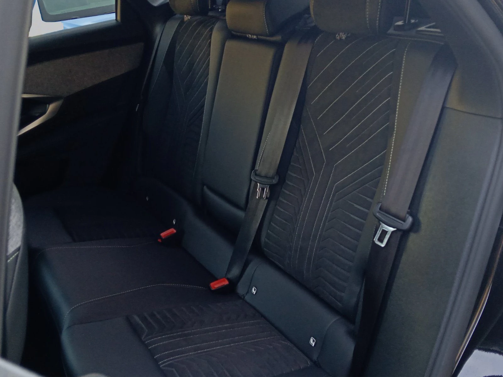 Peugeot 3008 GT 1.2 PureTech 145 HYBRID 48V e-DCS6 EURO 6.4 | Mobile.bg � ����������� 12