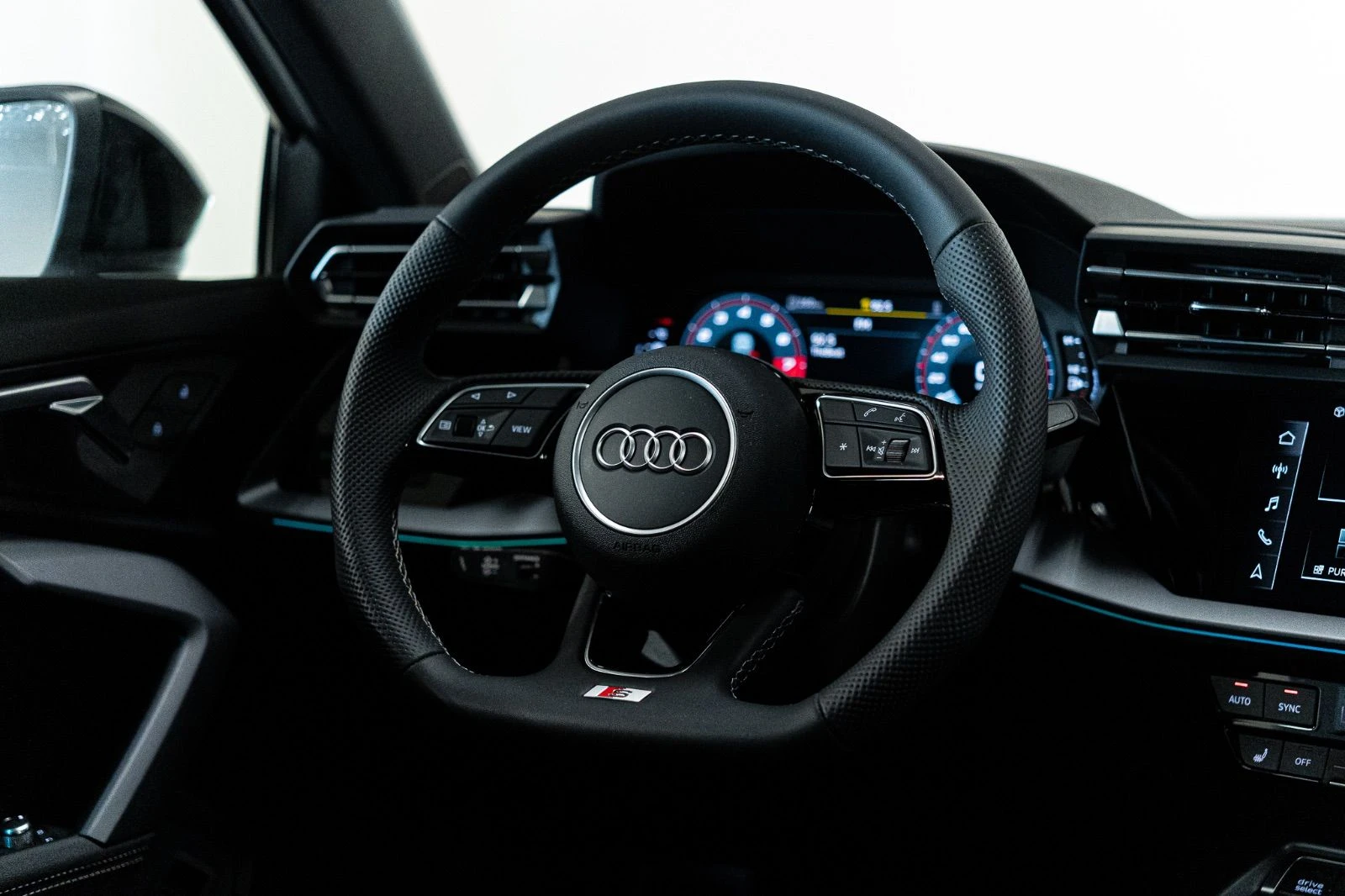 Audi S3 LIMOUSINE * КРАЙНА ЦЕНА* FULL EXTRAS, снимка 10 - Автомобили и джипове - 56705533