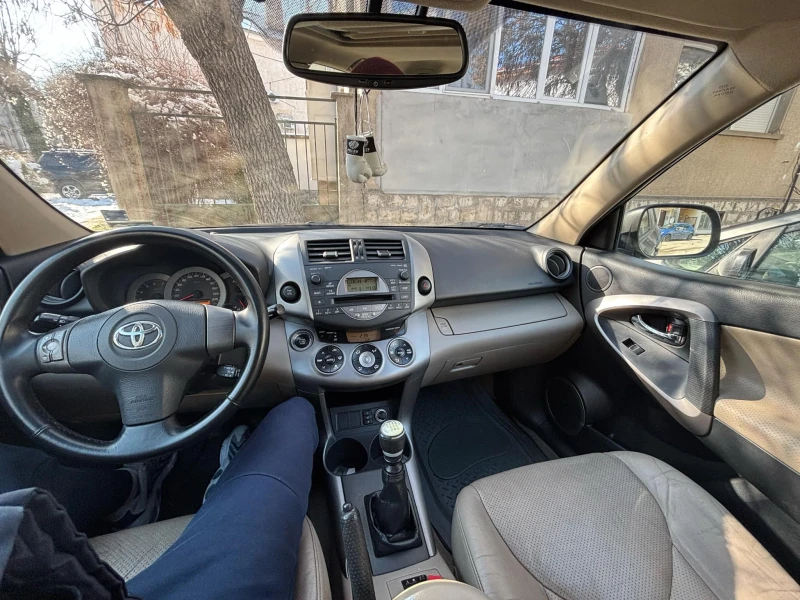 Toyota Rav4, снимка 11 - Автомобили и джипове - 49263709