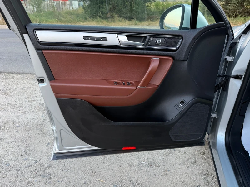 VW Touareg 3.0 TDI FACE-LIFT EVRO6 LIZING, снимка 11 - Автомобили и джипове - 51813284