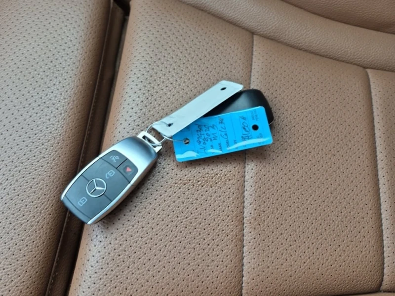 Mercedes-Benz GLC 300 * CARFAX * ЦЕНА ДО БГ, снимка 8 - Автомобили и джипове - 52723430