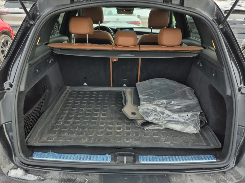 Mercedes-Benz GLC 300 * CARFAX * ЦЕНА ДО БГ, снимка 13 - Автомобили и джипове - 52723430