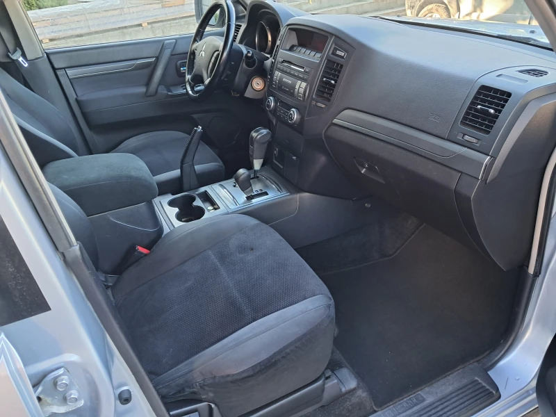 Mitsubishi Pajero 3.2 DI-DC-167000 км.ПЪЛНА СЕРВИЗНА ИСТОРИЯ, снимка 6 - Автомобили и джипове - 53380233