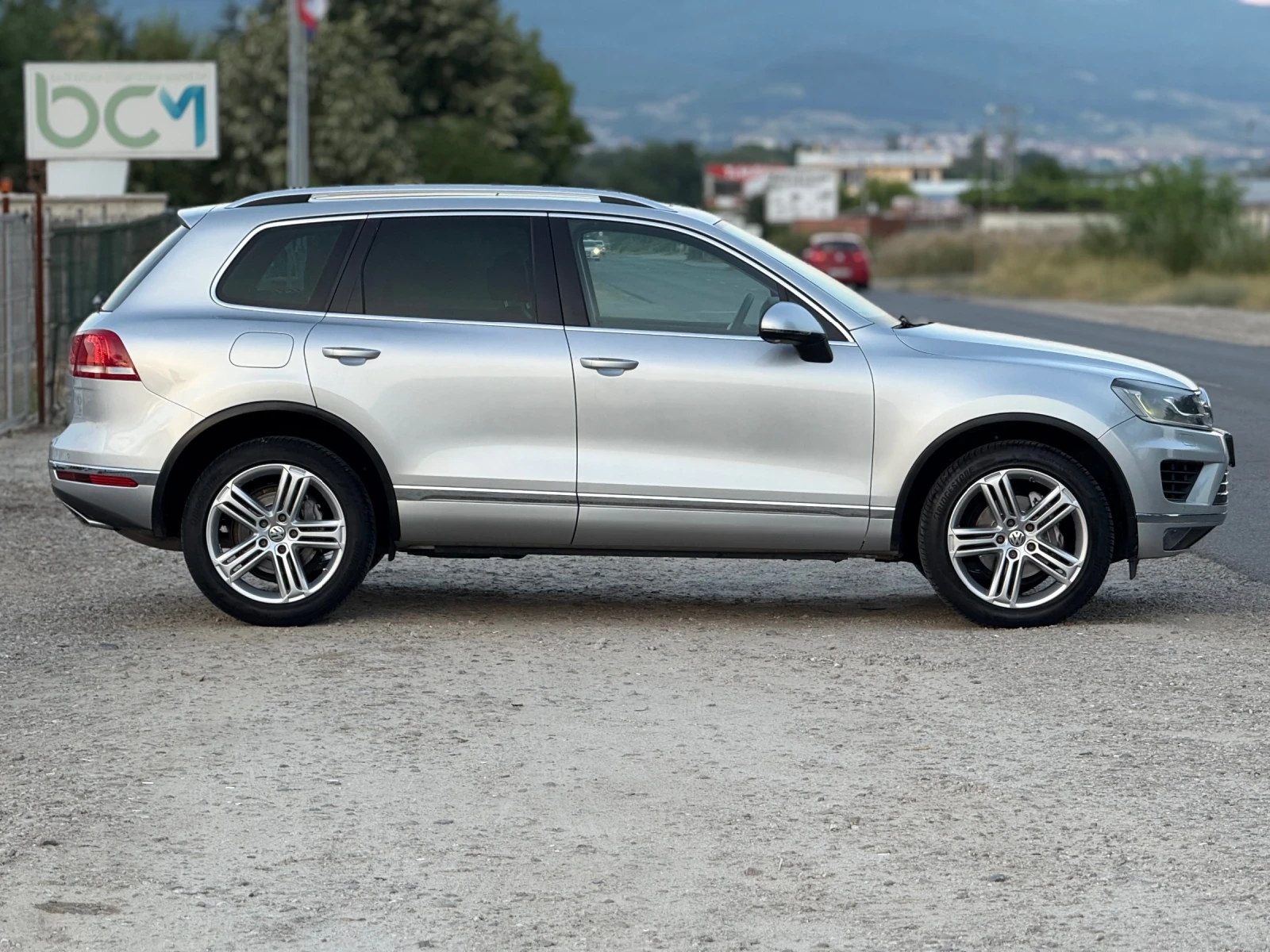 VW Touareg 3.0 TDI FACE-LIFT EVRO6 LIZING - изображение 8