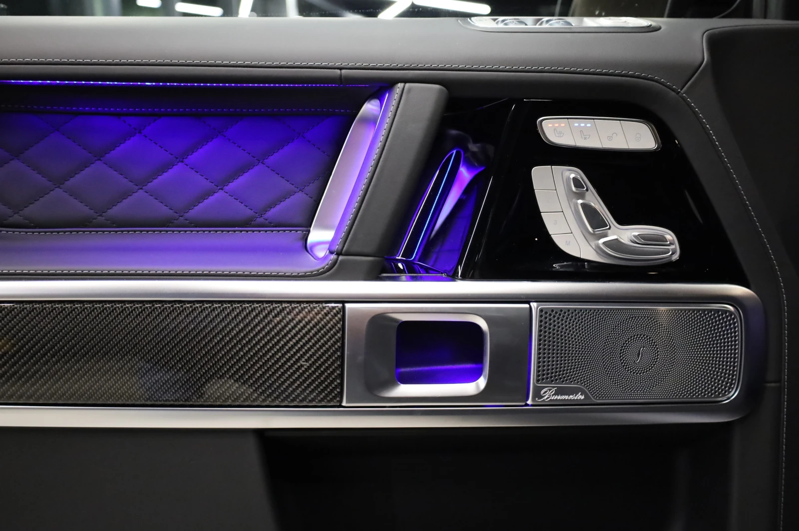 Mercedes-Benz G 63 AMG NEW* MANUFAKTUR* CARBON* , снимка 15 - Автомобили и джипове - 53494858