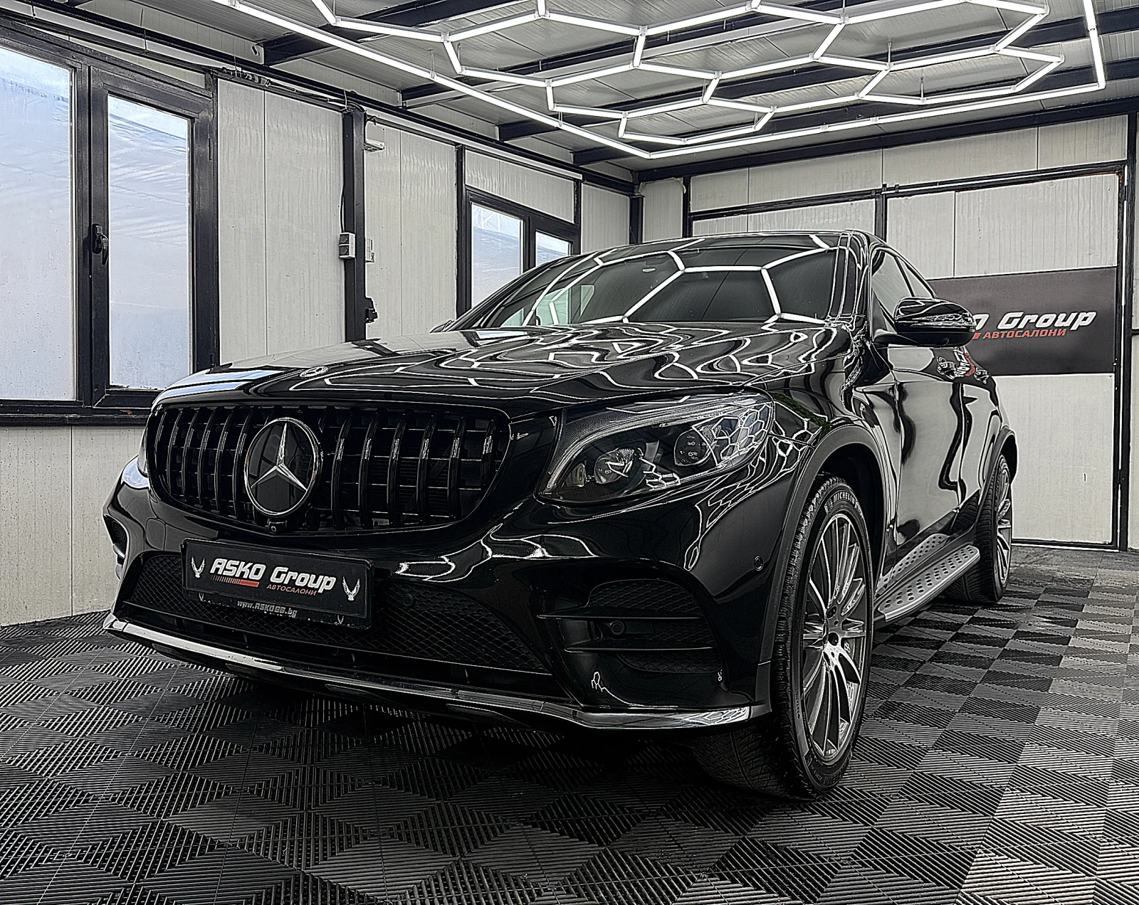 Mercedes-Benz GLC 350 KUPE/AMG-line/4-Matic/KeylessGo/360-k/ЛИЗИНГ, снимка 2 - Автомобили и джипове - 54620904