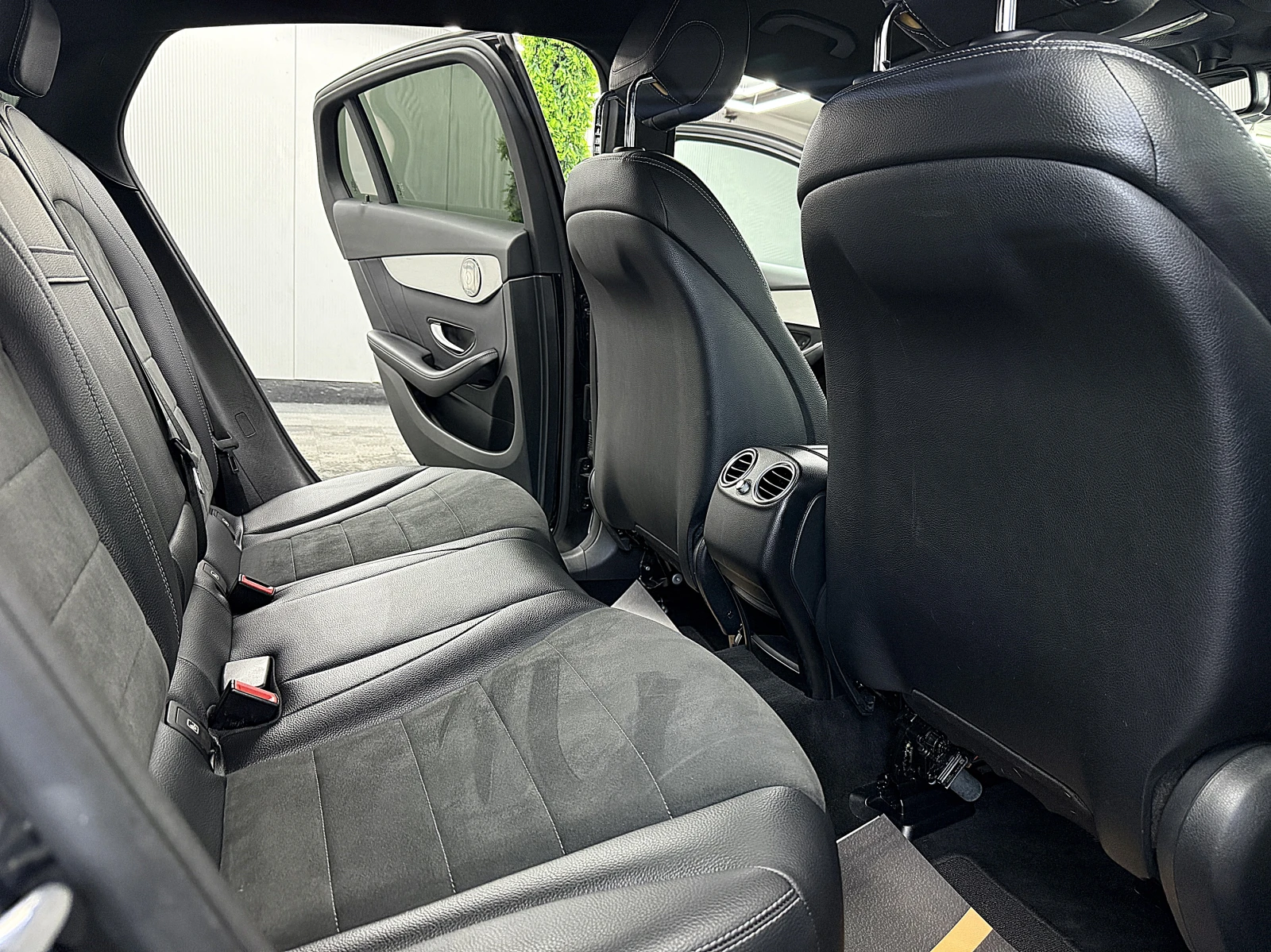 Mercedes-Benz GLC 350 KUPE/AMG-line/4-Matic/KeylessGo/360-k/ЛИЗИНГ, снимка 10 - Автомобили и джипове - 54620904