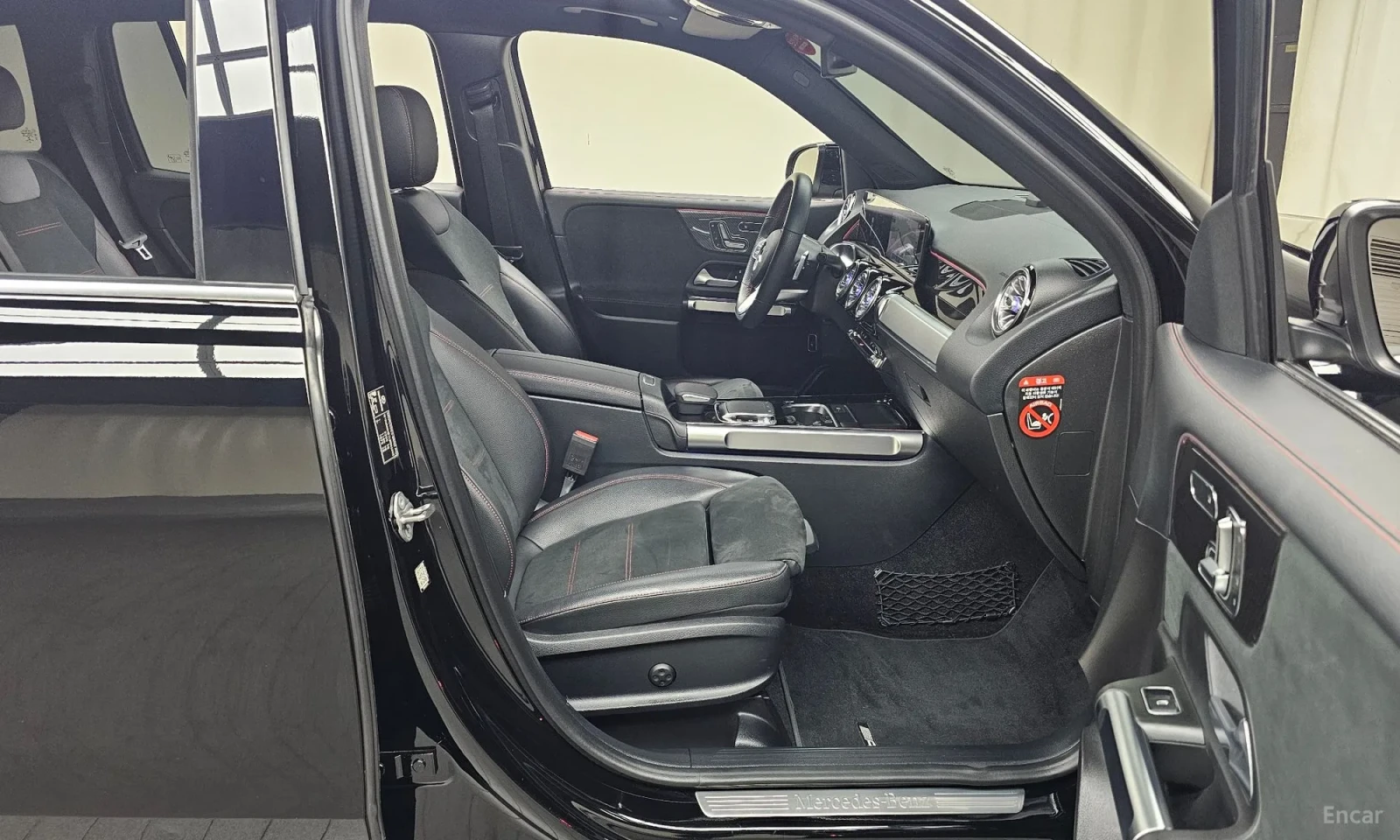 Mercedes-Benz GLB 220 4MATIC, снимка 11 - Автомобили и джипове - 55048531