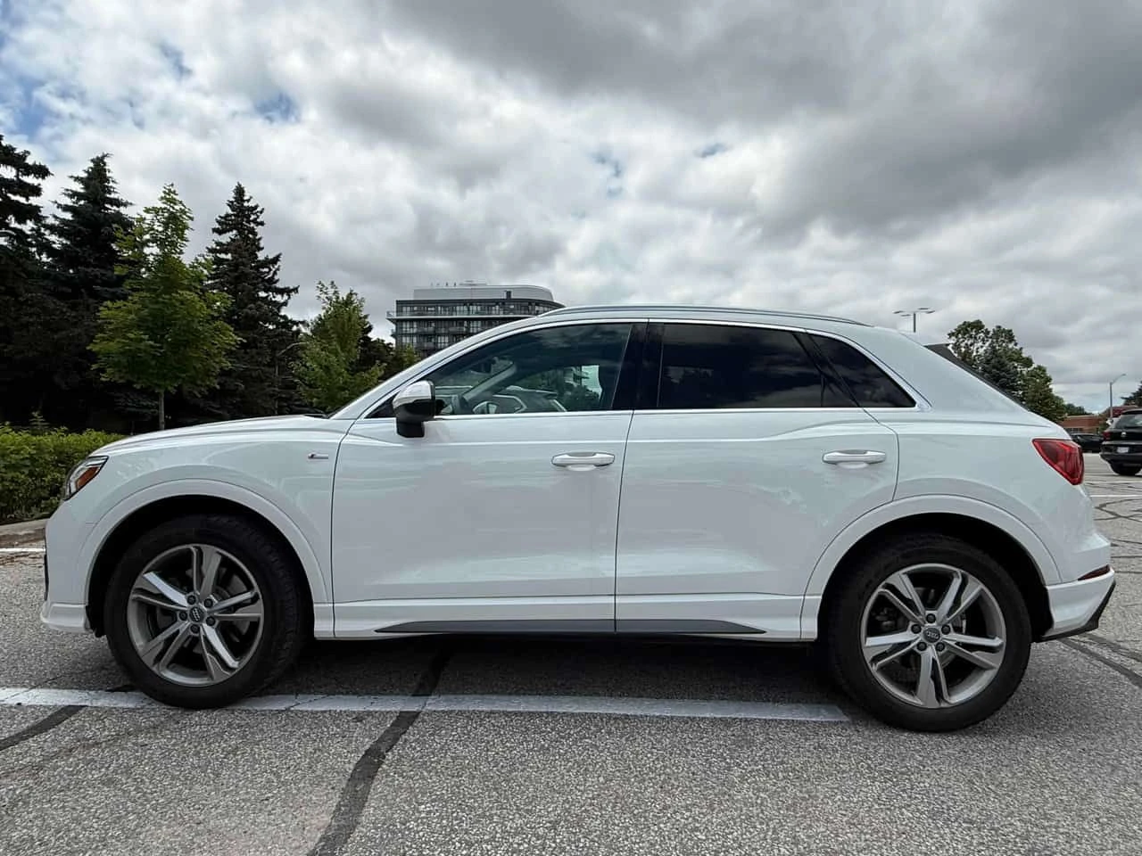 Audi Q3 * Progressiv * CARFAX * S LINE * 2 КЛЮЧА * , снимка 2 - Автомобили и джипове - 55241514