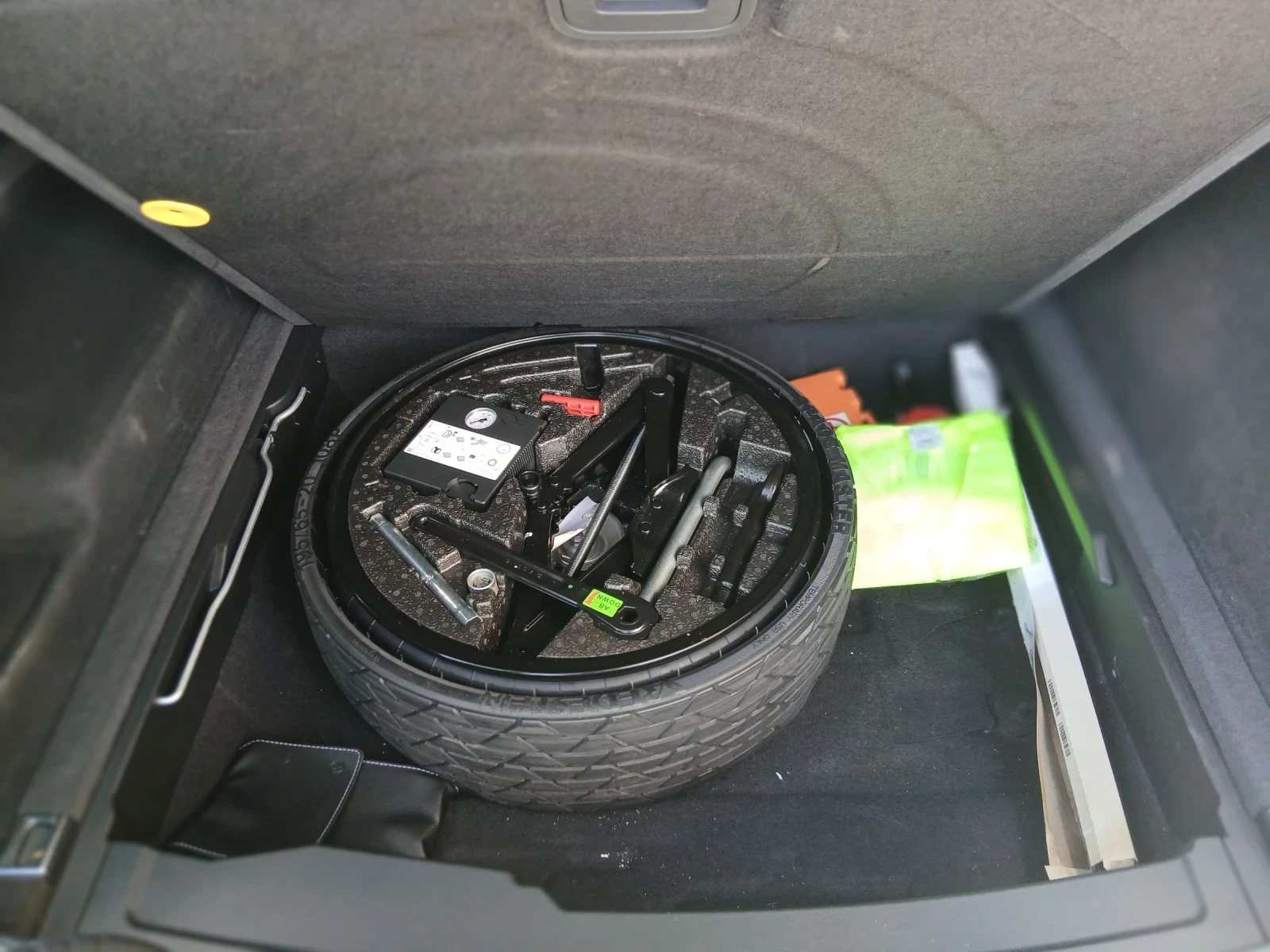 VW Touareg 3.0 TSI 4X4, снимка 12 - Автомобили и джипове - 55937010