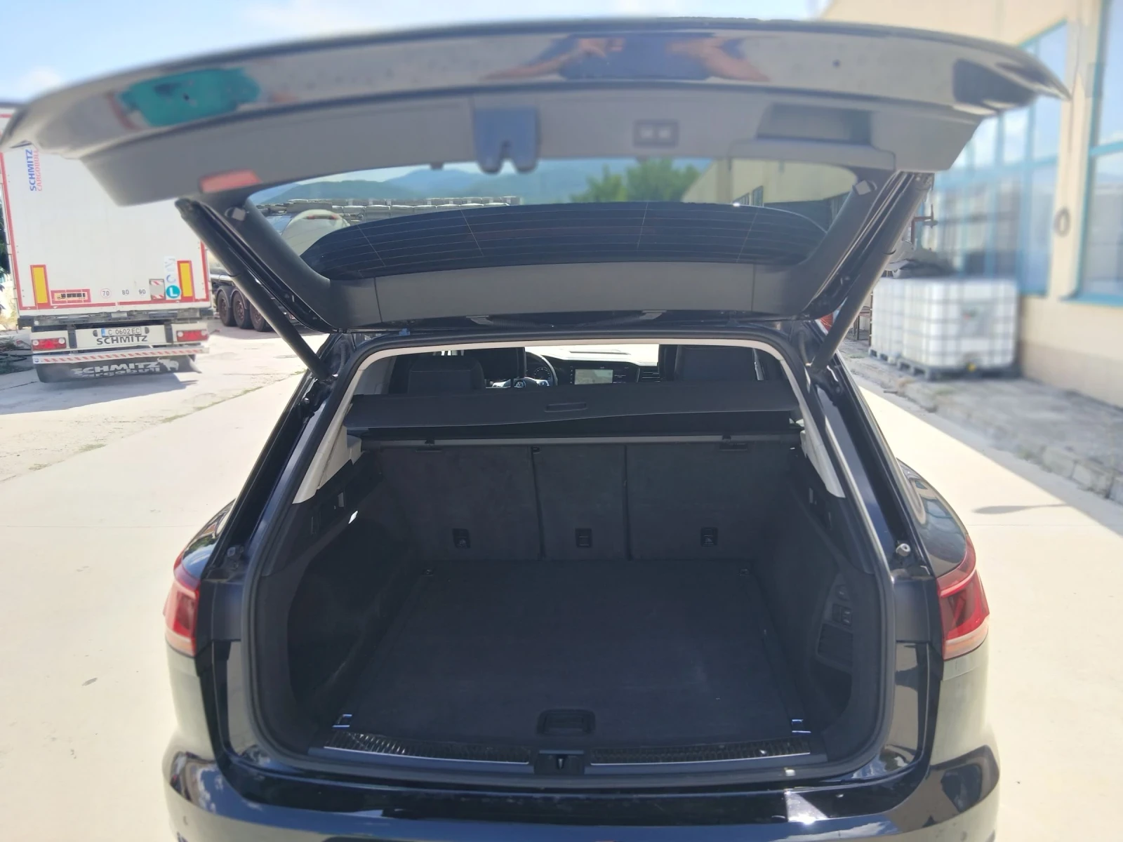 VW Touareg 3.0 TSI 4X4, снимка 11 - Автомобили и джипове - 55937010