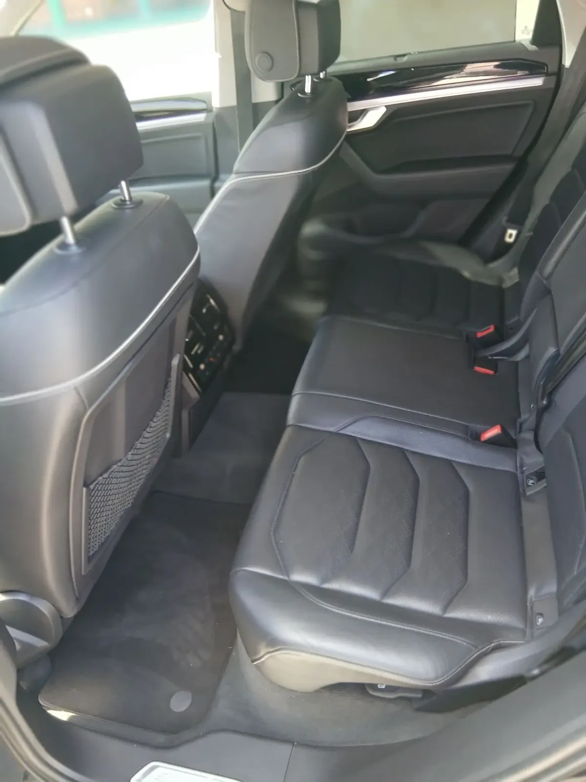 VW Touareg 3.0 TSI 4X4, снимка 10 - Автомобили и джипове - 55937010