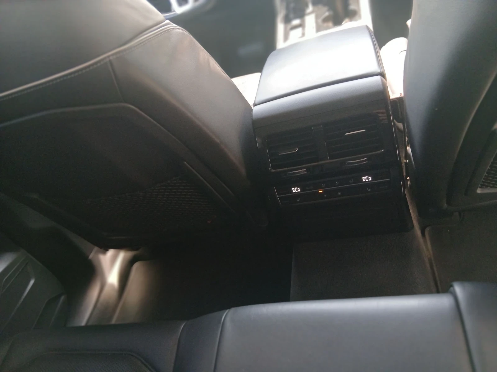 VW Touareg 3.0 TSI 4X4, снимка 13 - Автомобили и джипове - 55937010