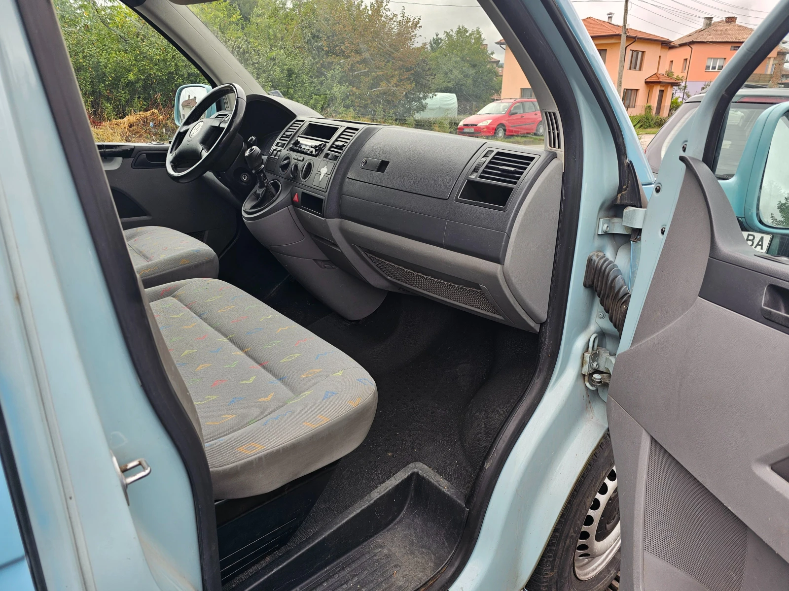 VW Transporter 2.5TDI-Клима-6ск, снимка 12 - Бусове и автобуси - 54016338