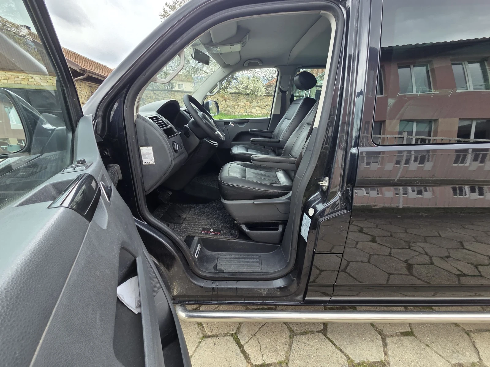 VW T5 ФЕЙС 2.0 180КС * АВТОМАТИК* , снимка 11 - Бусове и автобуси - 55052178