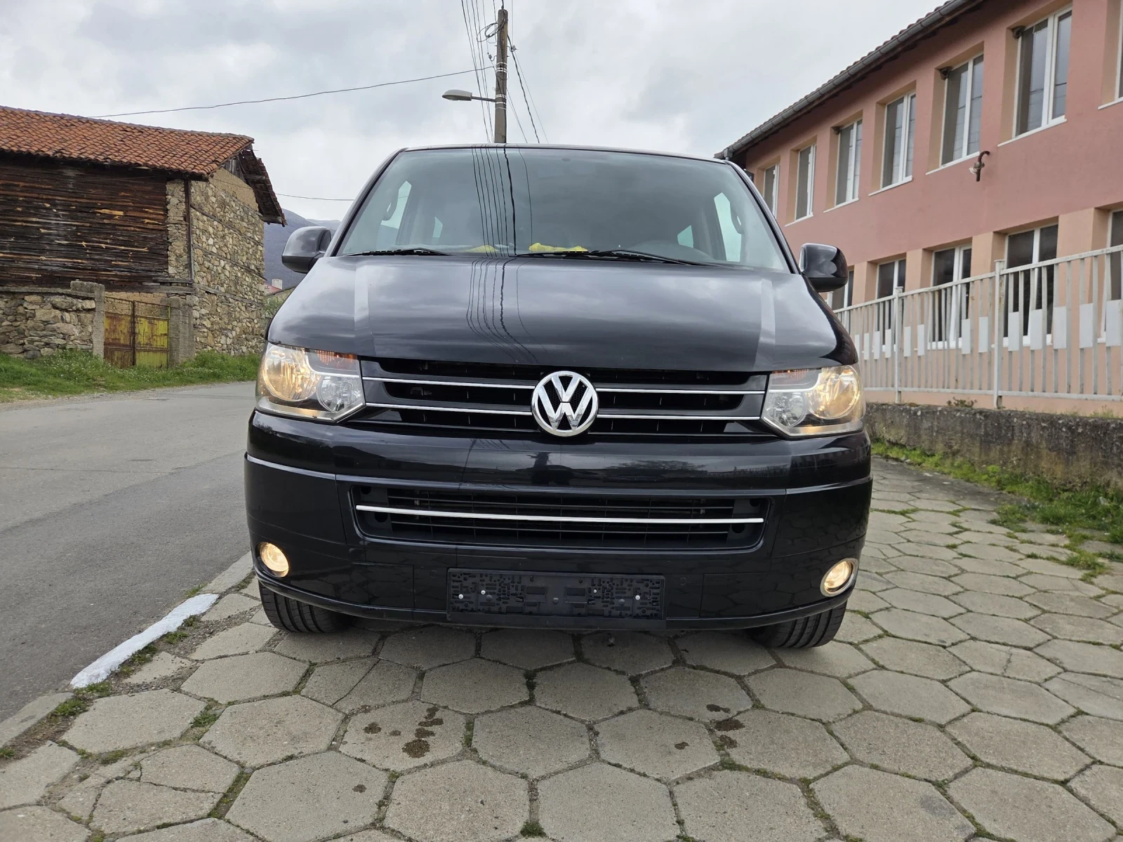 VW T5 ФЕЙС 2.0 180КС * АВТОМАТИК* , снимка 2 - Бусове и автобуси - 55052178