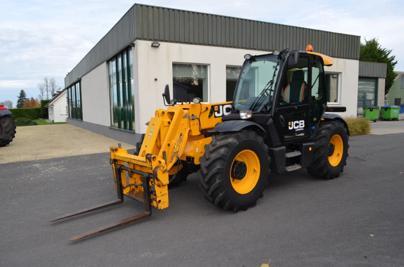 Телескопичен товарач JCB 541-70 Agri Super