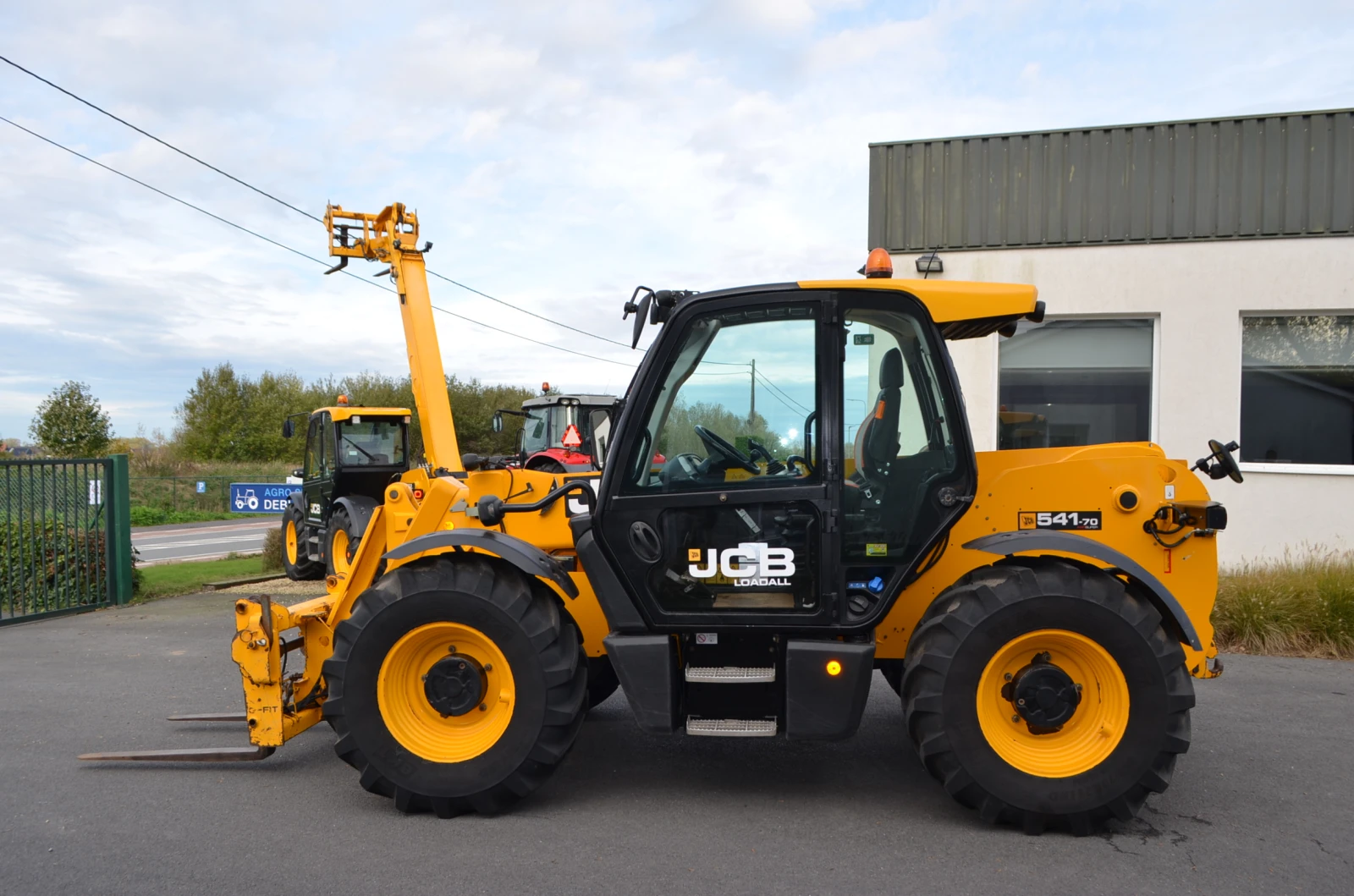 Телескопичен товарач JCB 541-70 Agri Super - изображение 4
