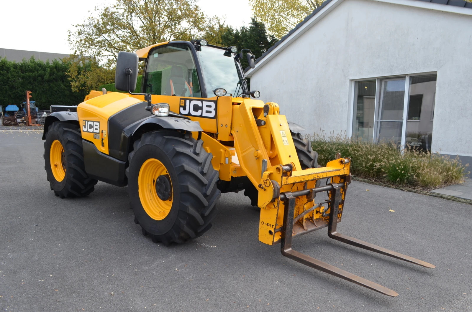 Телескопичен товарач JCB 541-70 Agri Super - изображение 9