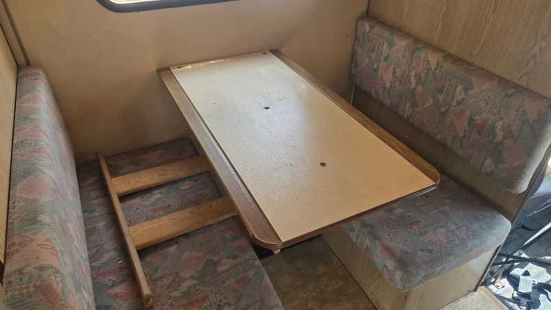 Кемпер Ford Transit, снимка 9 - Каравани и кемпери - 53393557