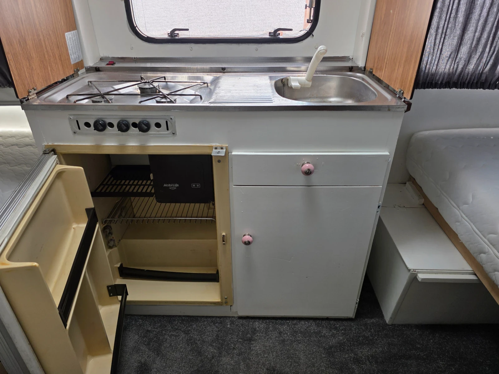 Каравана ABI CHATEAU 350, снимка 10 - Каравани и кемпери - 55709314