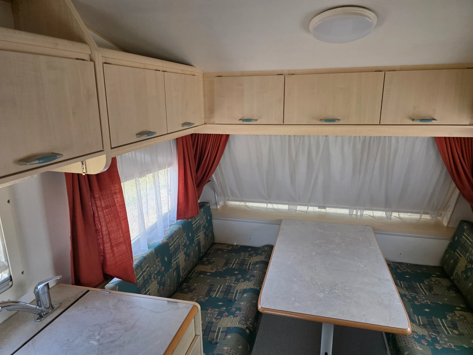 Каравана ABI CHATEAU 350, снимка 9 - Каравани и кемпери - 54684526
