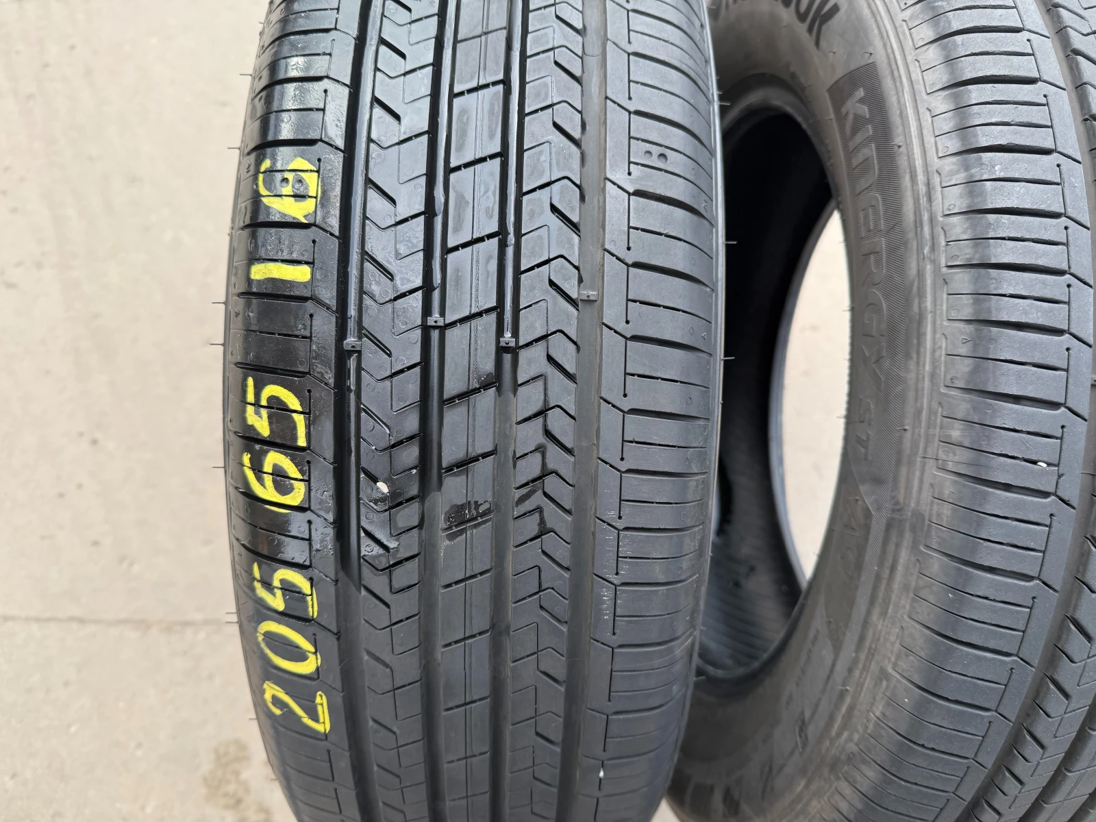 Гуми Летни 205/65R16, снимка 2 - Гуми и джанти - 53932371